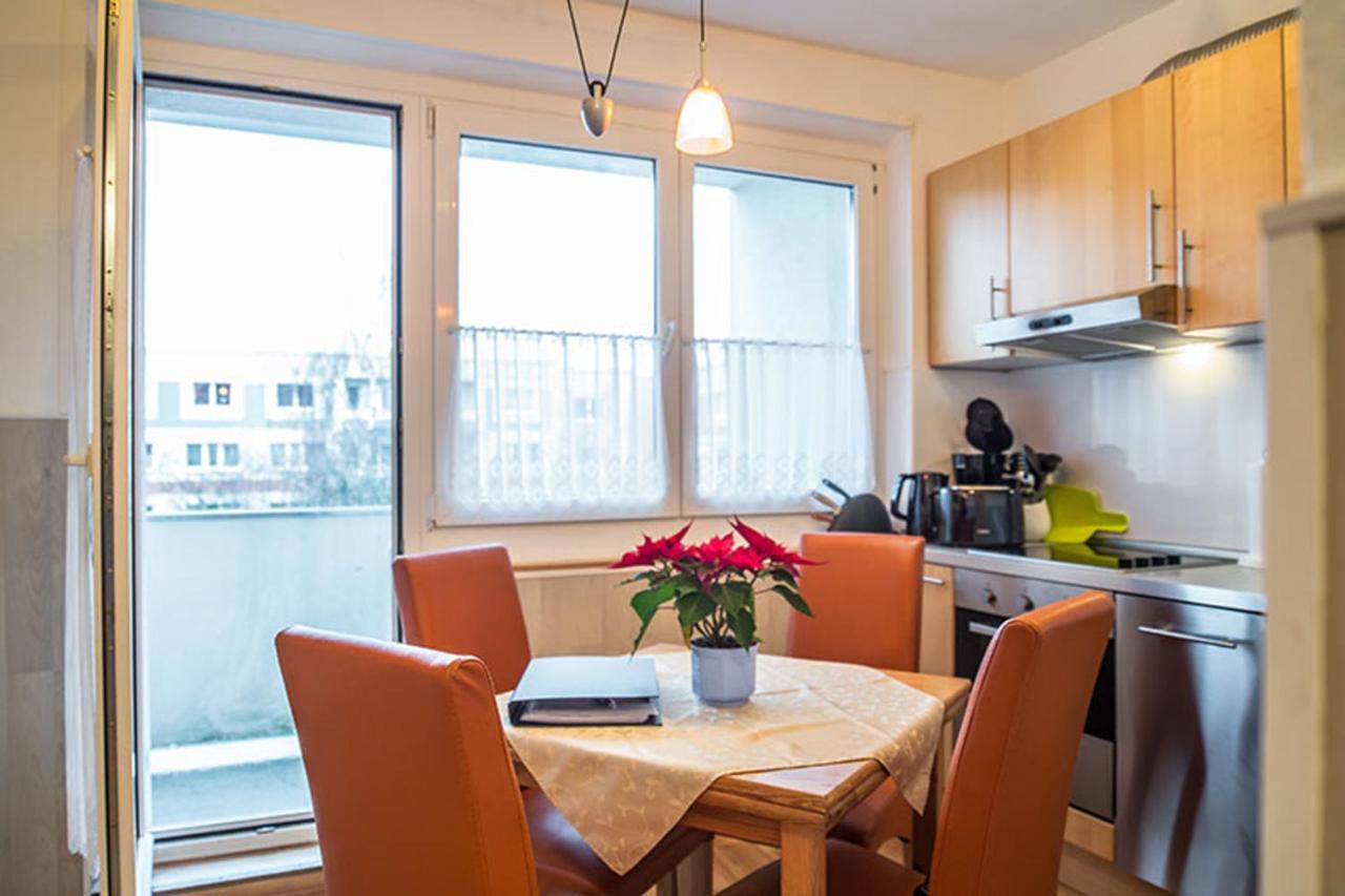 H&H Apartments Im Herzen Der Stadt Teilweise Mit Balkon Ruhig Zentral Modern Mit Kueche Greifswald Ngoại thất bức ảnh