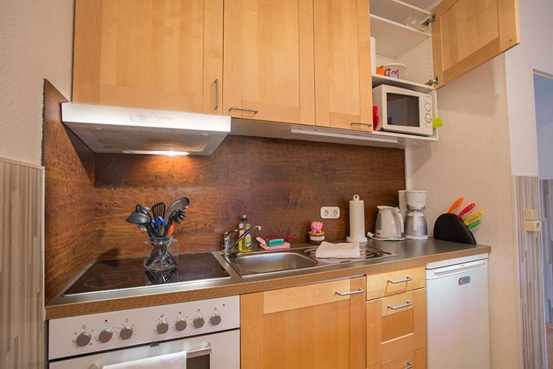 H&H Apartments Im Herzen Der Stadt Teilweise Mit Balkon Ruhig Zentral Modern Mit Kueche Greifswald Ngoại thất bức ảnh