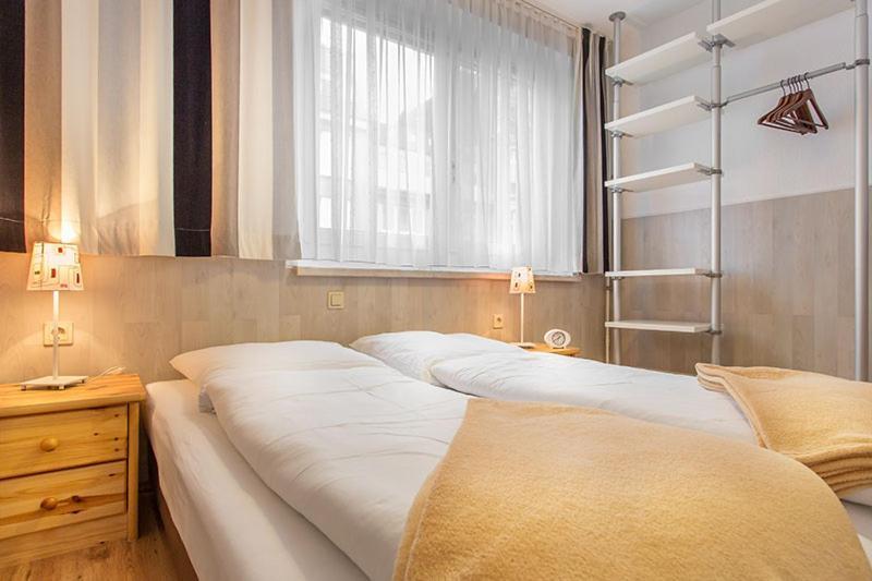 H&H Apartments Im Herzen Der Stadt Teilweise Mit Balkon Ruhig Zentral Modern Mit Kueche Greifswald Ngoại thất bức ảnh