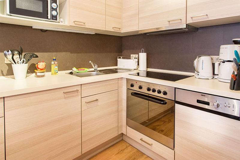 H&H Apartments Im Herzen Der Stadt Teilweise Mit Balkon Ruhig Zentral Modern Mit Kueche Greifswald Ngoại thất bức ảnh