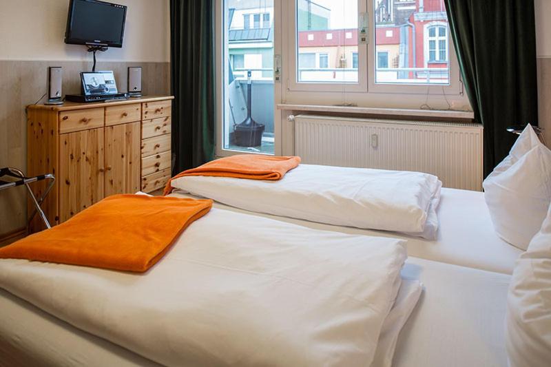 H&H Apartments Im Herzen Der Stadt Teilweise Mit Balkon Ruhig Zentral Modern Mit Kueche Greifswald Ngoại thất bức ảnh