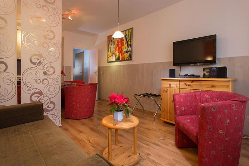 H&H Apartments Im Herzen Der Stadt Teilweise Mit Balkon Ruhig Zentral Modern Mit Kueche Greifswald Ngoại thất bức ảnh