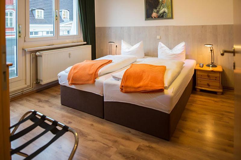 H&H Apartments Im Herzen Der Stadt Teilweise Mit Balkon Ruhig Zentral Modern Mit Kueche Greifswald Ngoại thất bức ảnh