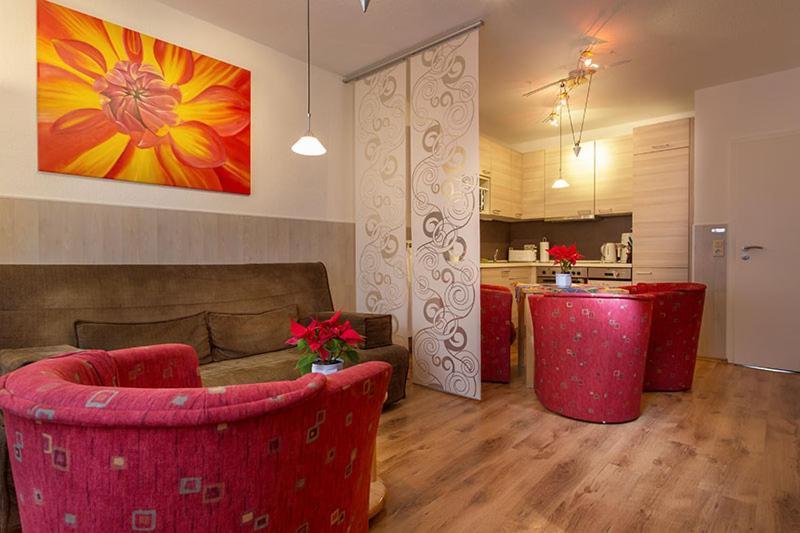 H&H Apartments Im Herzen Der Stadt Teilweise Mit Balkon Ruhig Zentral Modern Mit Kueche Greifswald Ngoại thất bức ảnh